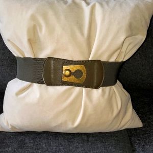 Suzy Shier waist cincher olive green belt size M/L